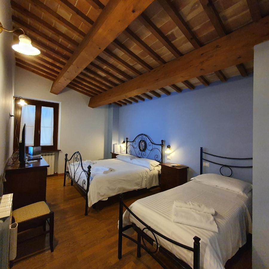 Pietra Maula Agriturismo Castelraimondo Exteriér fotografie