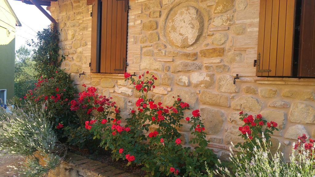 Pietra Maula Agriturismo Castelraimondo Exteriér fotografie