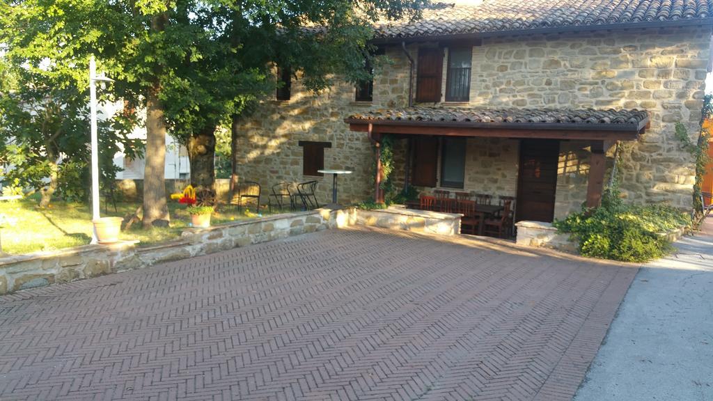 Pietra Maula Agriturismo Castelraimondo Exteriér fotografie